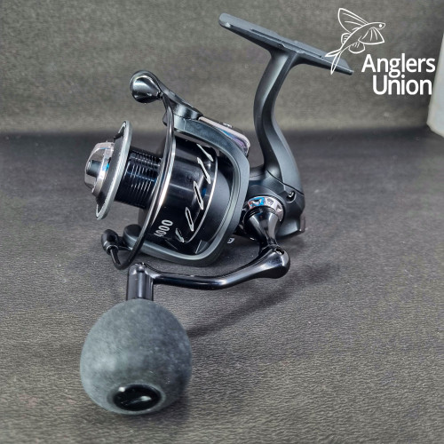 Akataka Eagle Spinning Fishing Reels with Left/Right